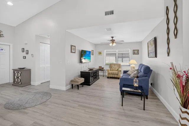 Residence photo 15