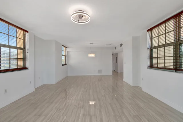 610 Clematis Unit 524 photo 11