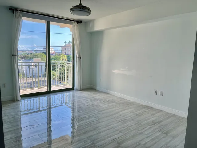 610 Clematis Unit 524 photo 18