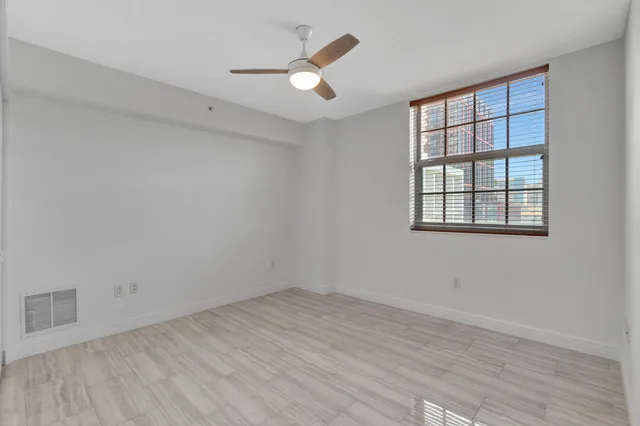 610 Clematis Unit 524 photo 27