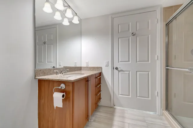 610 Clematis Unit 524 photo 29