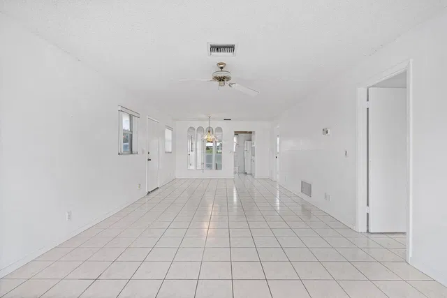  Residence photo 5