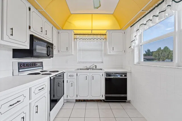  Residence photo 9