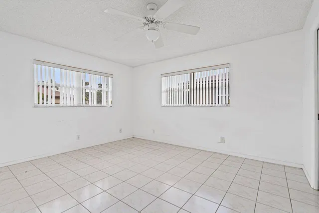  Residence photo 14