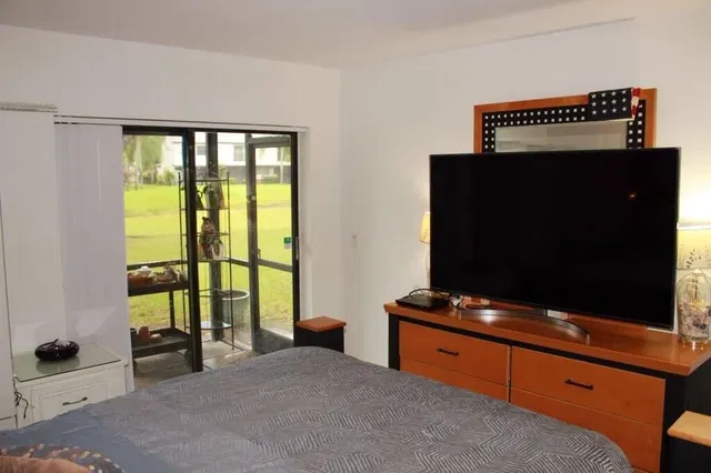 Unit 204 photo 6
