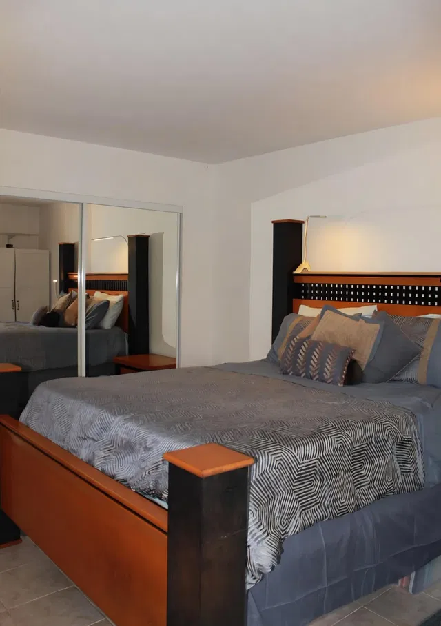 Unit 204 photo 8