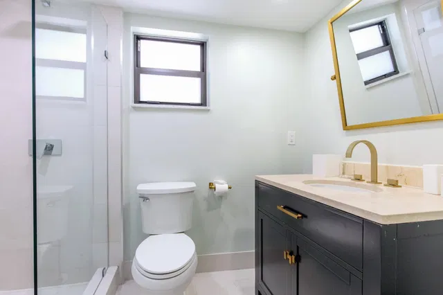 Unit B102 photo 17