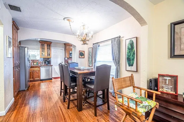 Residence photo 3