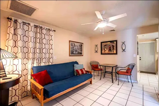Residence photo 23