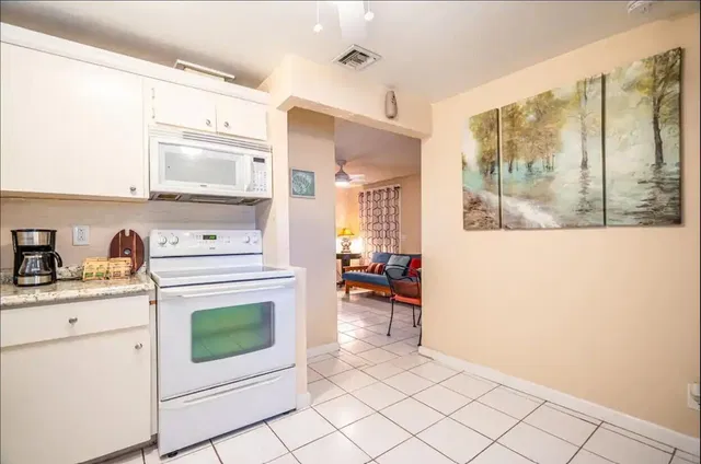 Residence photo 30