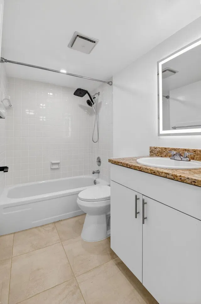 Unit 207 photo 6