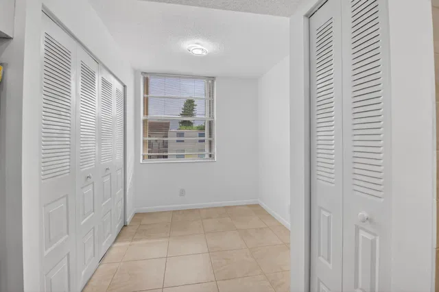 Unit 207 photo 11