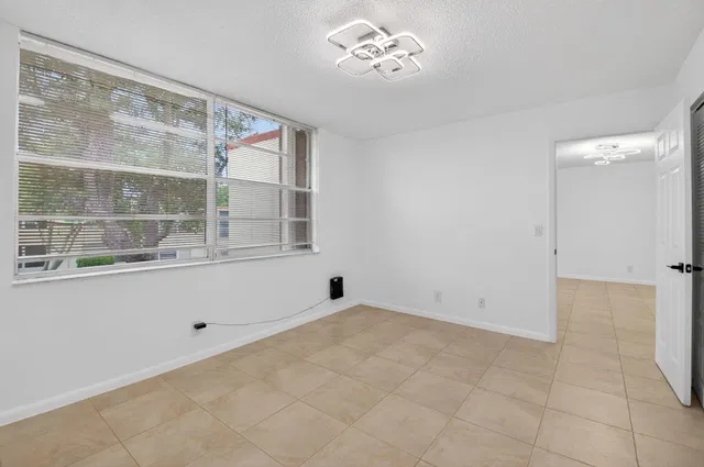 Unit 207 photo 15