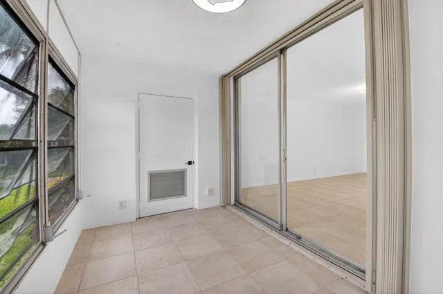 Unit 207 photo 25