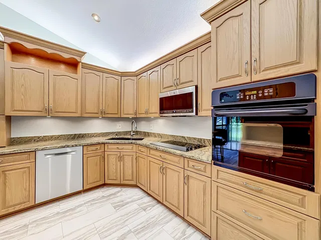 Residence photo 4
