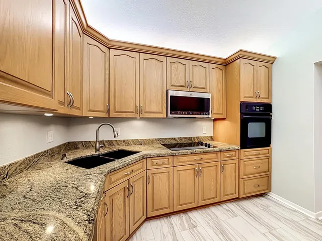 Residence photo 5