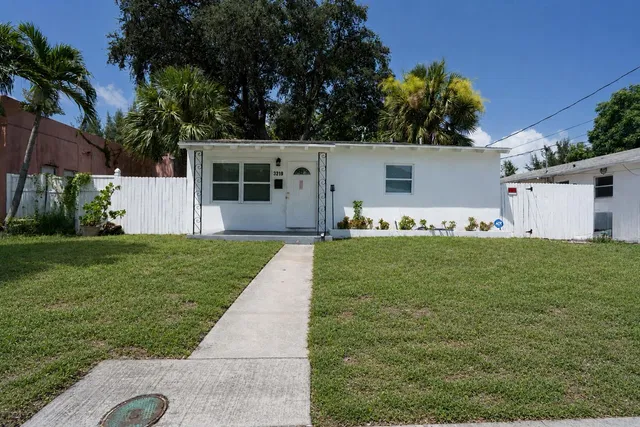 West Palm Beach Residence photo 2