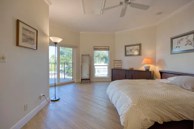 Unit 14 photo 16