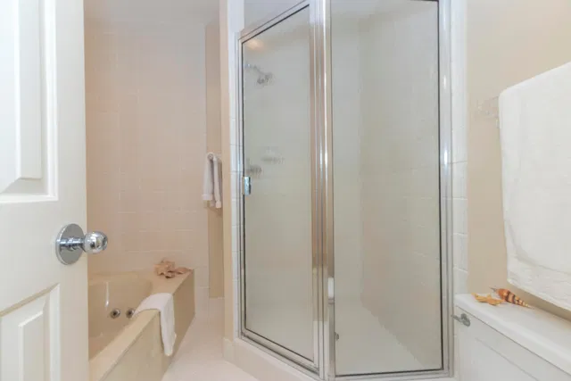 Unit 14 photo 22