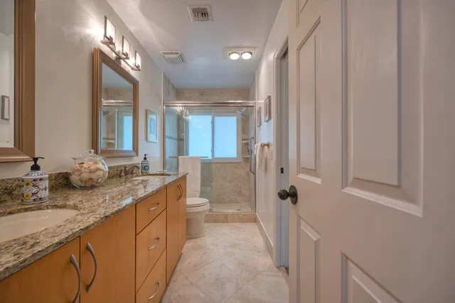 Unit 14 photo 26