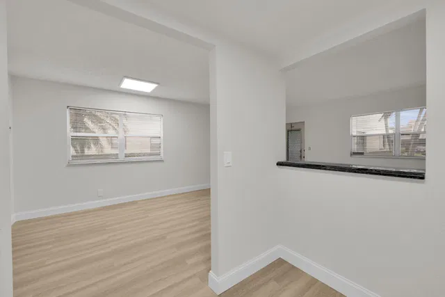 Unit 146 photo 6