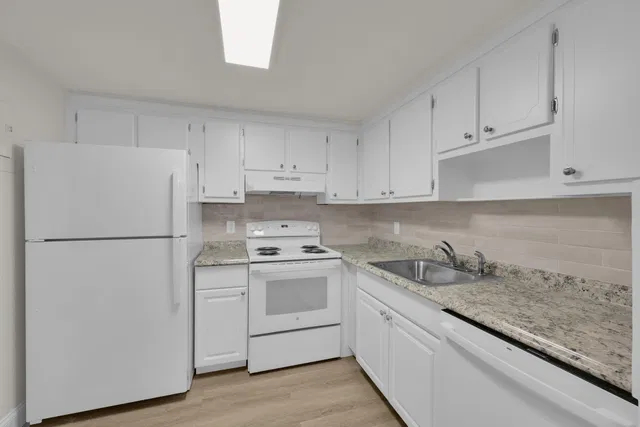 Unit 146 photo 10