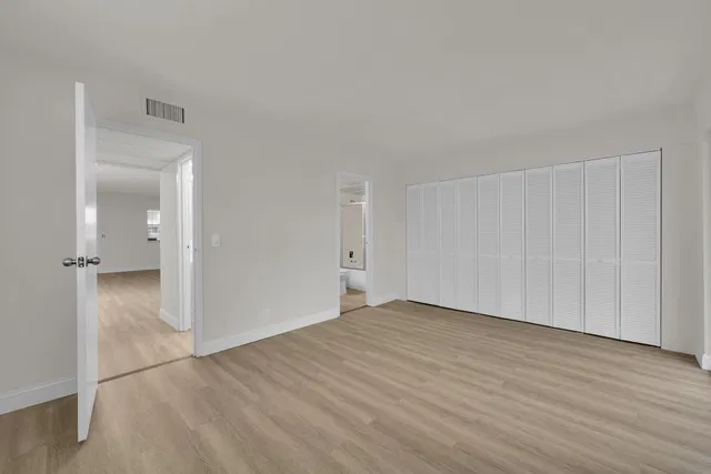 Unit 146 photo 14