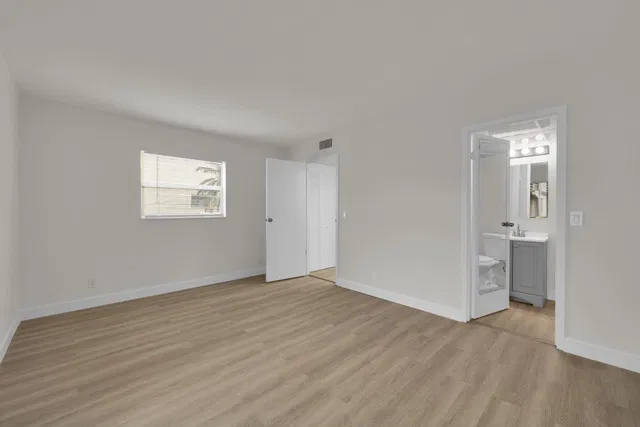 Unit 146 photo 15