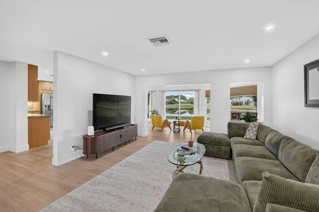 Residence photo 5