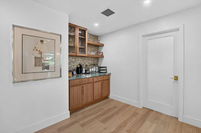 Residence photo 8