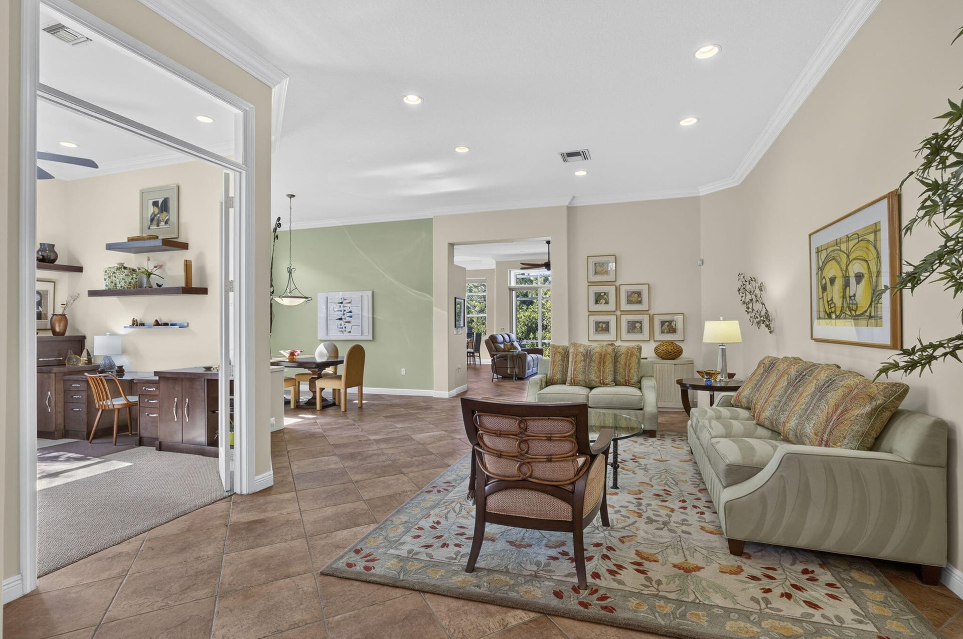 Residence photo 5