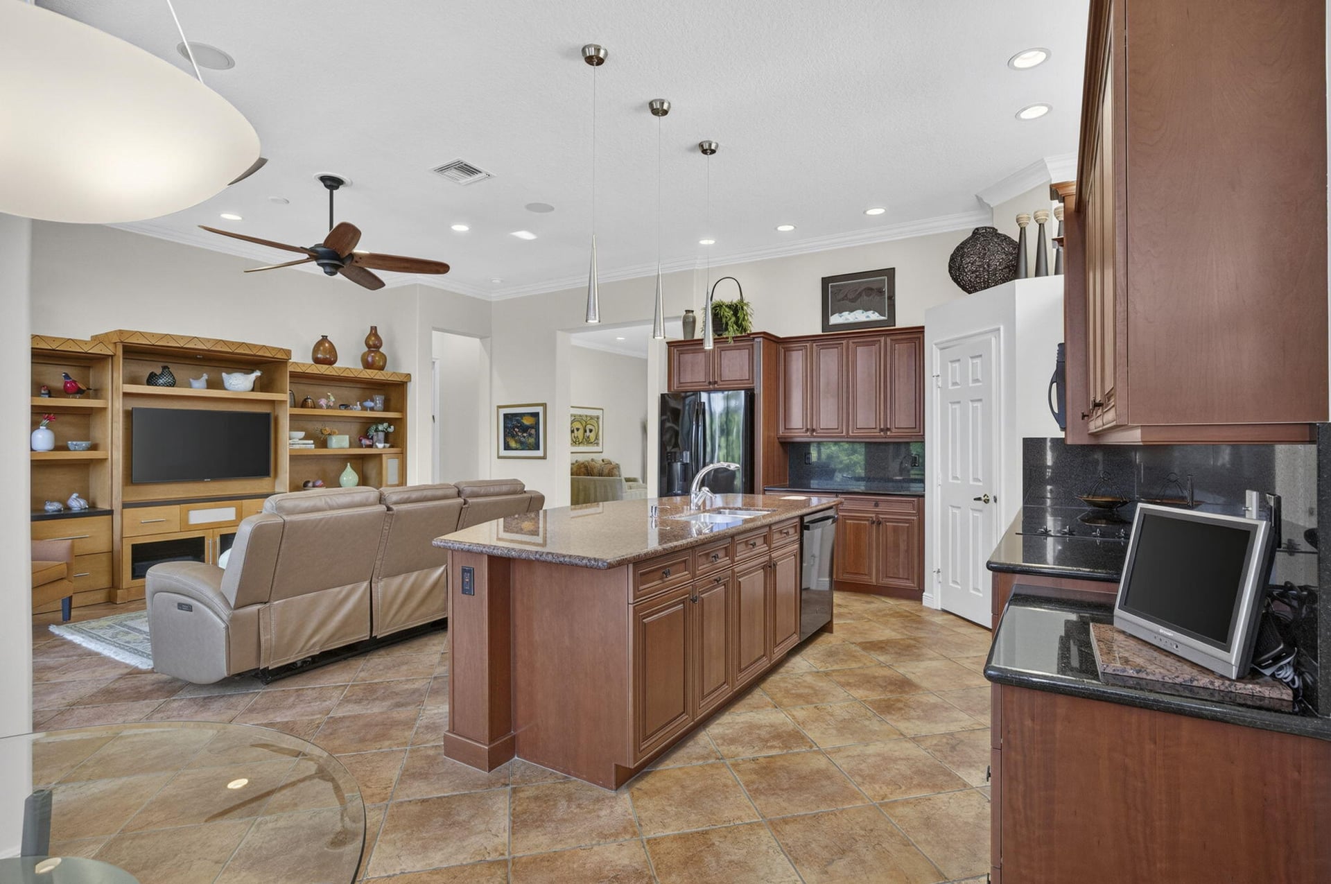 Residence photo 22