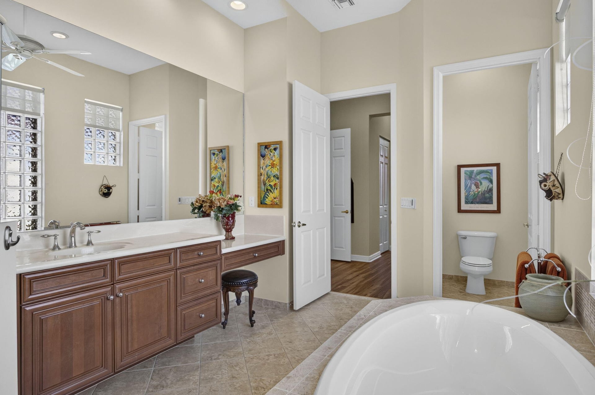 Residence photo 26