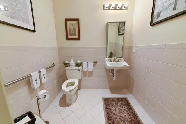Two City Plaza Unit 117 photo 12