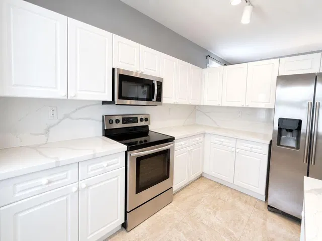 Residence photo 3