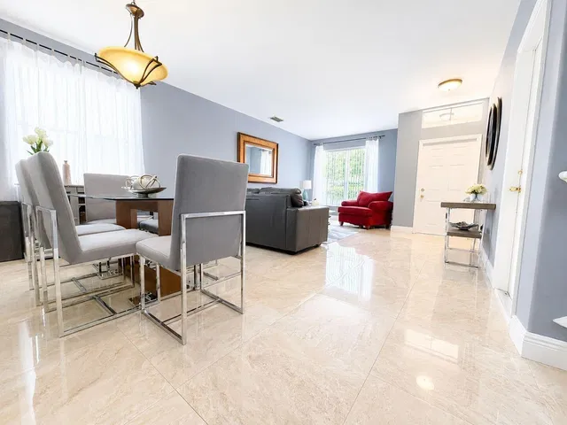 Residence photo 6