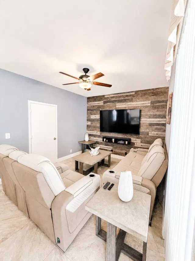 Residence photo 8