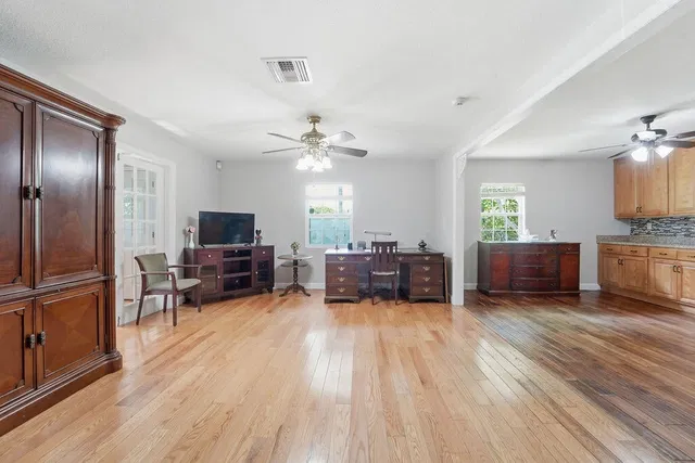 Residence photo 6