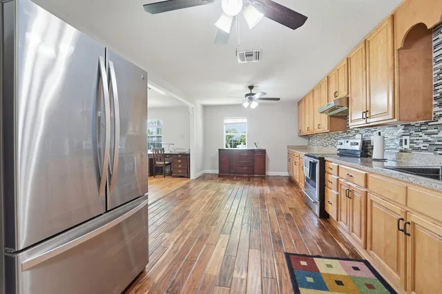 Residence photo 8