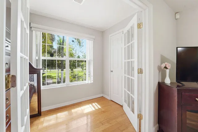 Residence photo 10