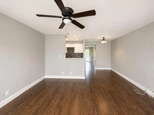 Unit 119 photo 2