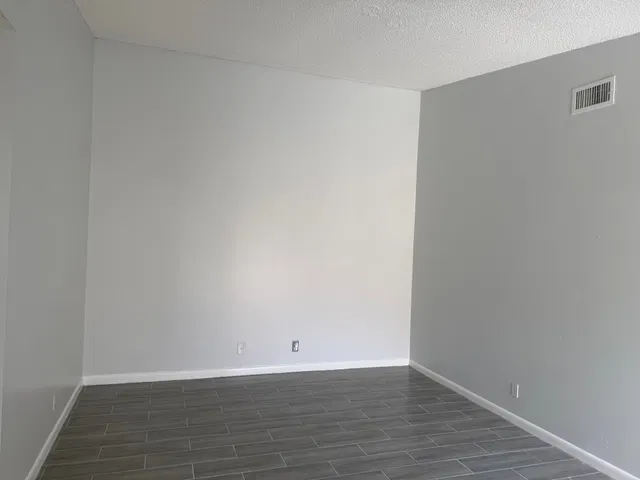 Residence photo 5