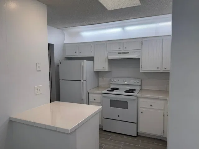 Residence photo 8