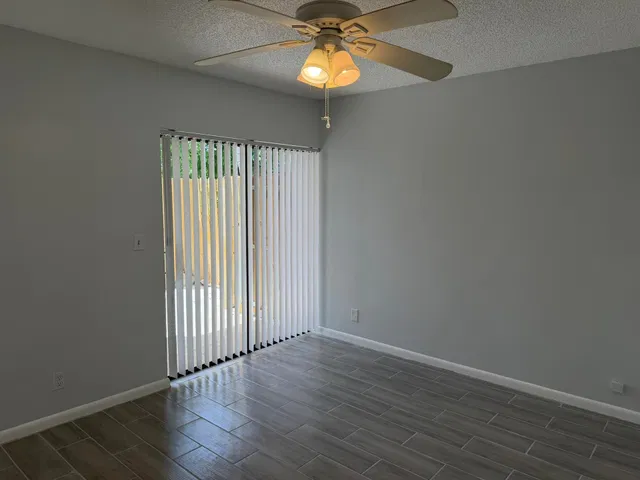 Residence photo 12