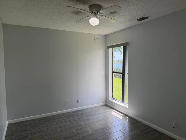Residence photo 18