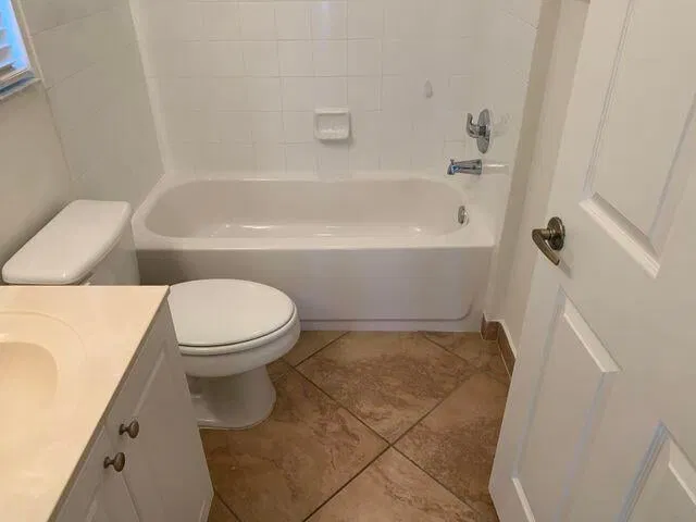 Unit 101 photo 11