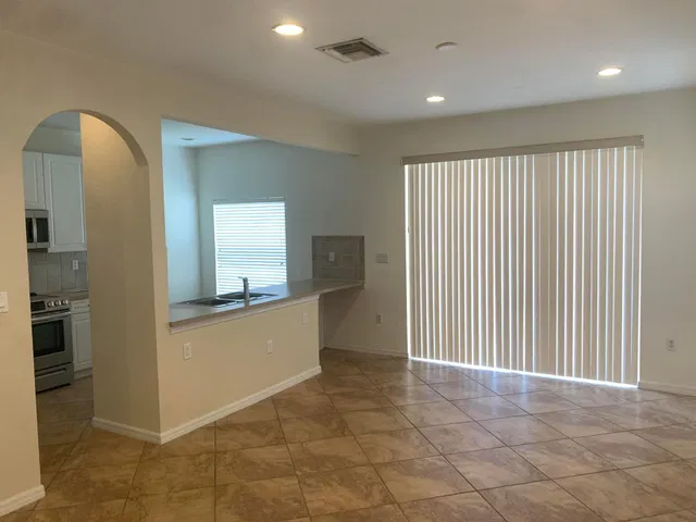 Unit 101 photo 17