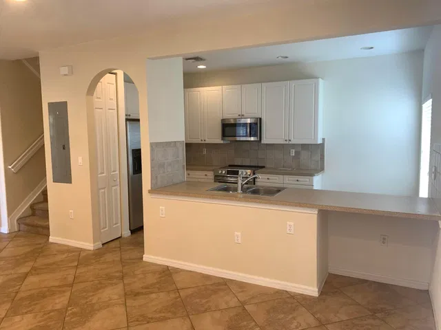 Unit 101 photo 26
