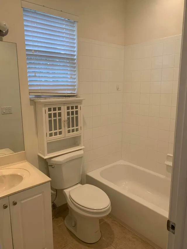 Unit 101 photo 34