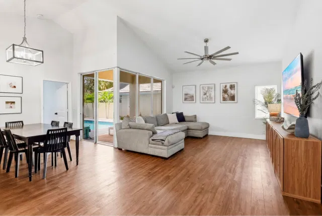 Residence photo 3